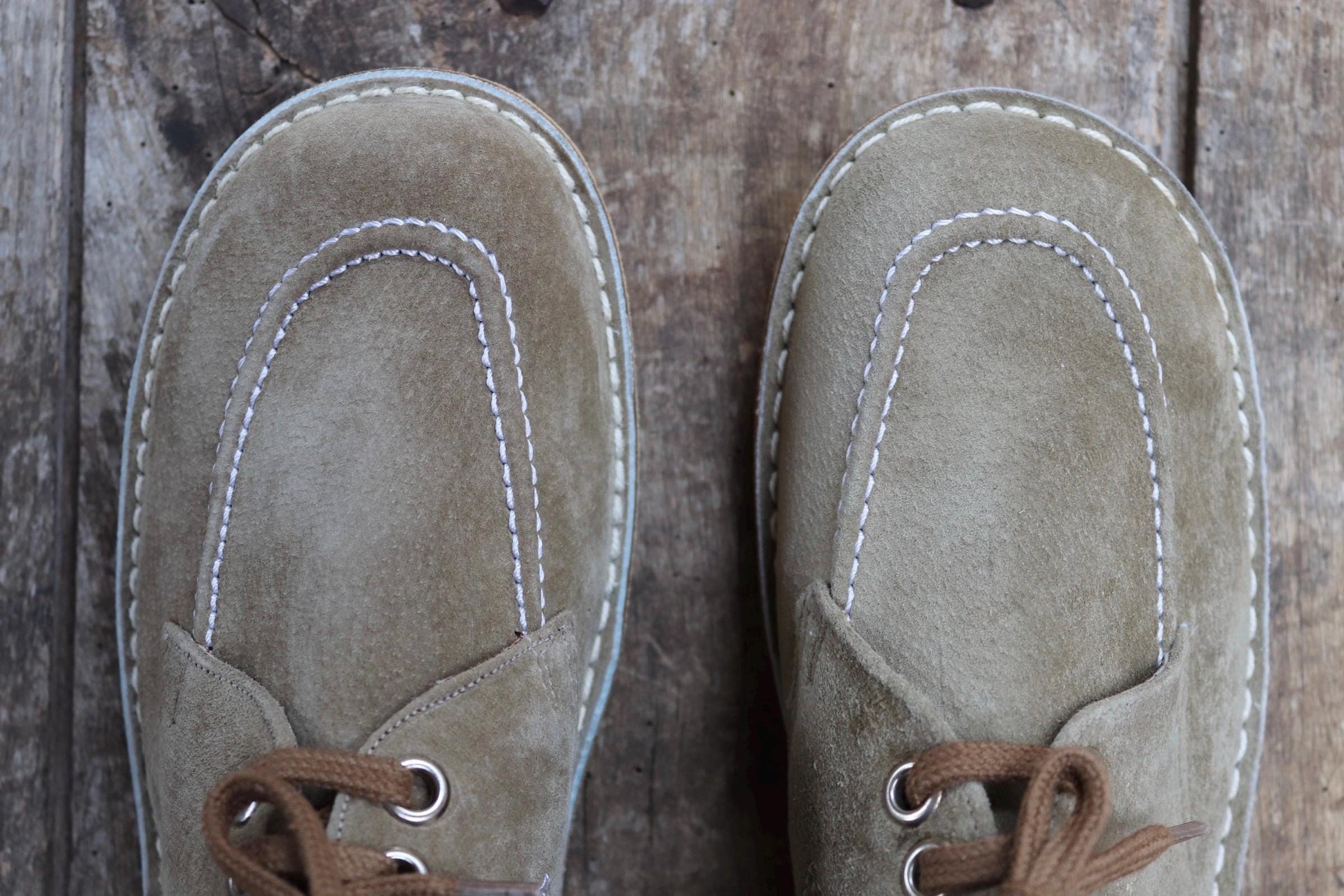 Vintage 1980s suede shoes - deadstock - hand made - mod style - crepe sole - UK size 9 - EUR 43