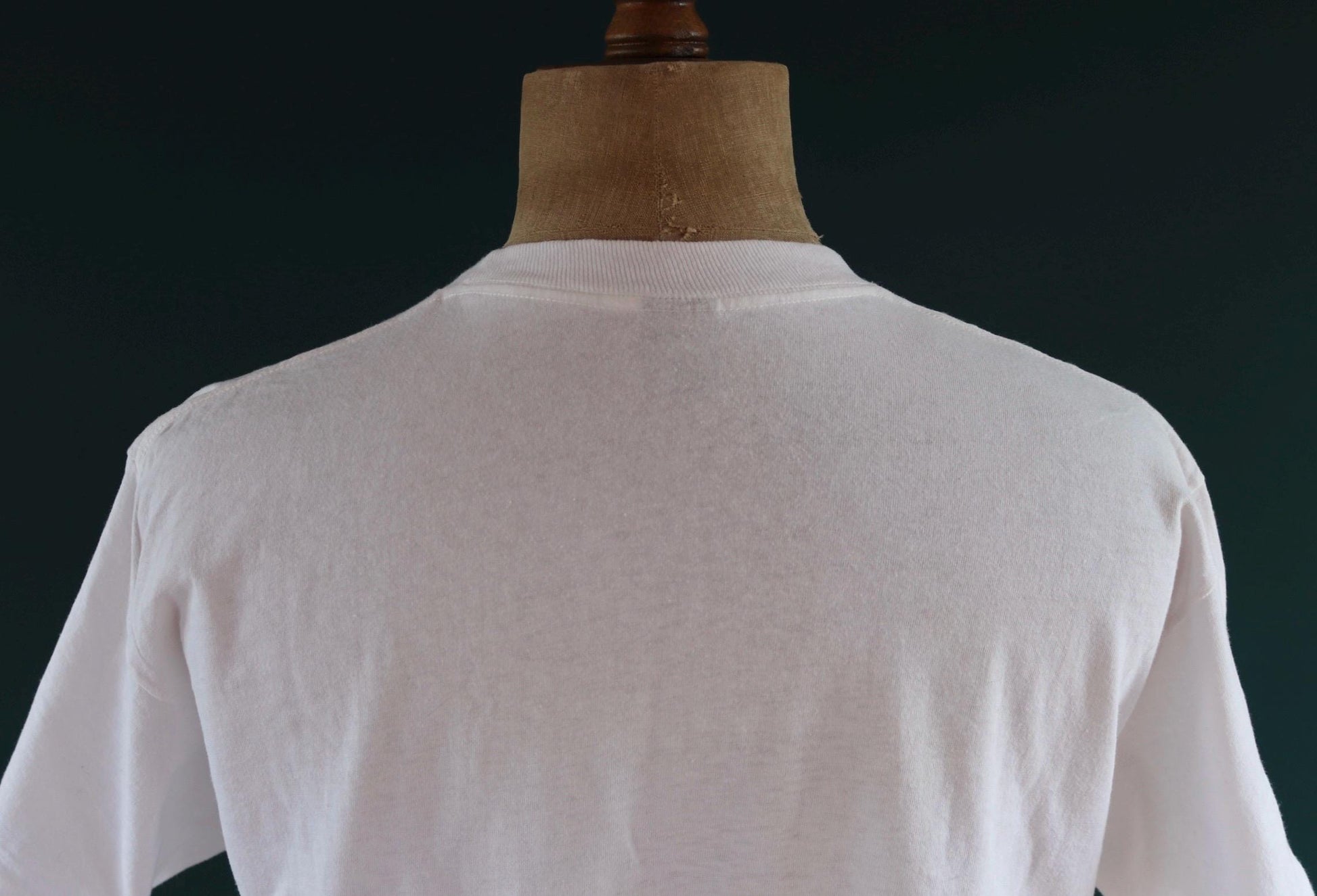 Vintage 1980s cropped t shirt - Dallas - neon print - boxy fit - 44” chest