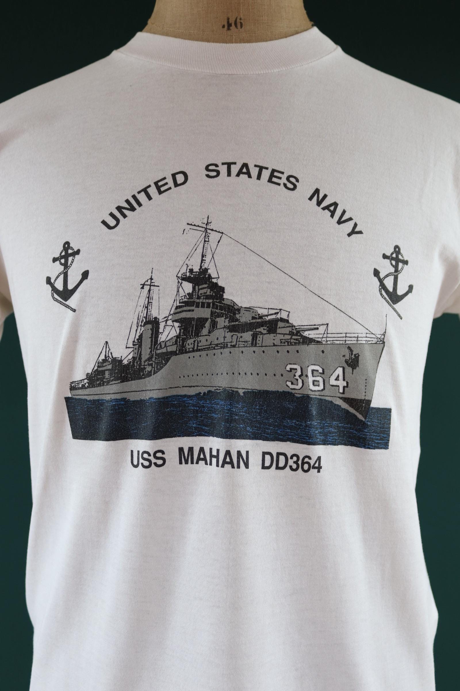 Vintage 1990s US Navy ship t shirt - USS Mahan - military print - single stitch - 40” chest