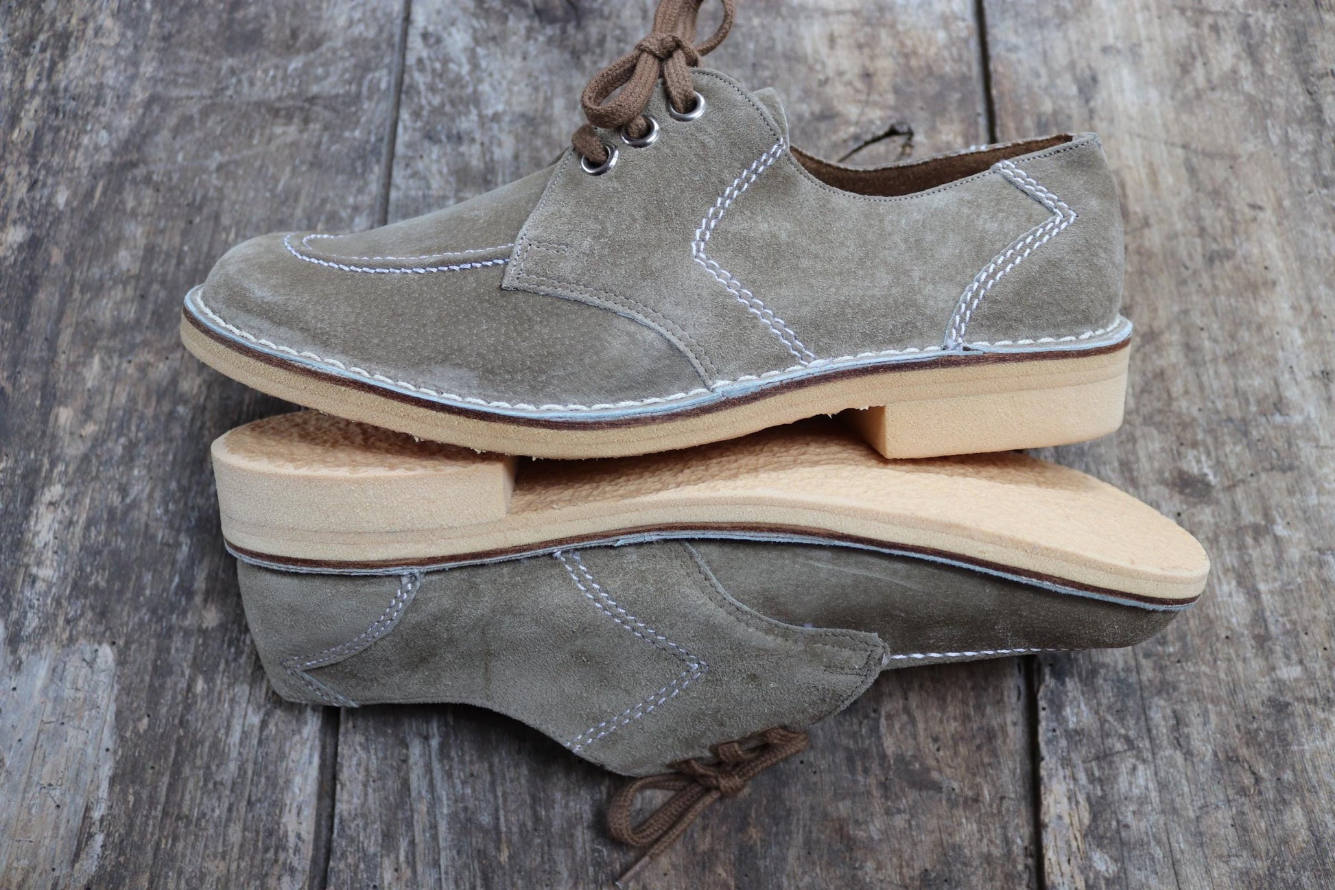Vintage 1980s suede shoes - deadstock - hand made - mod style - crepe sole - UK size 9 - EUR 43