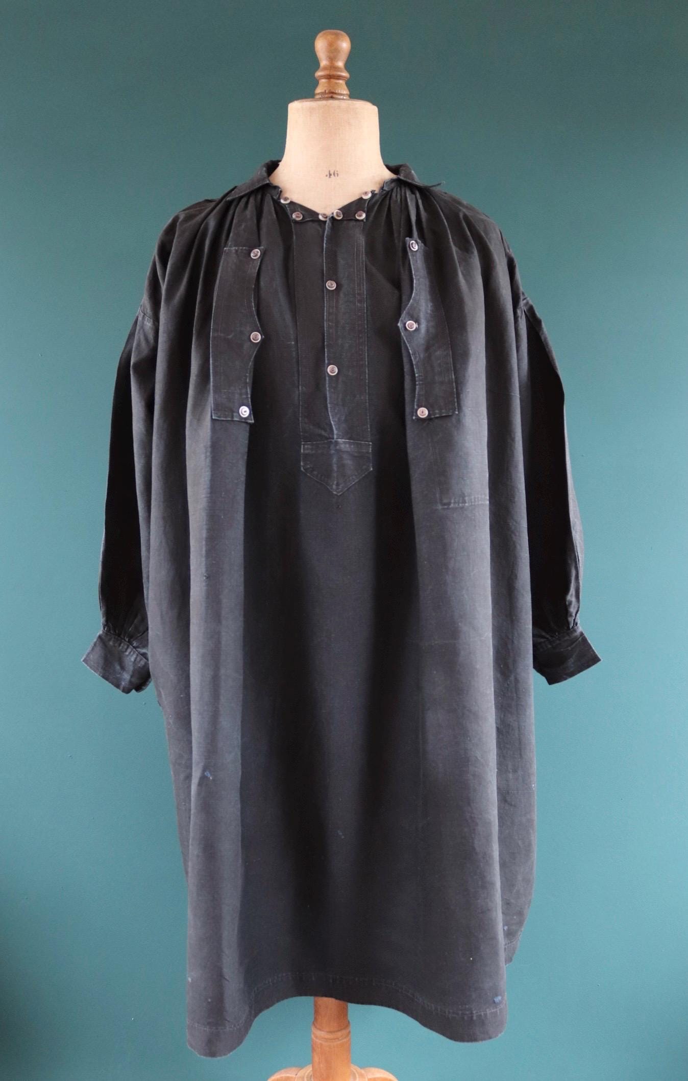 Antique 1900s French biaude - indigo workwear - 90” chest - vintage smock