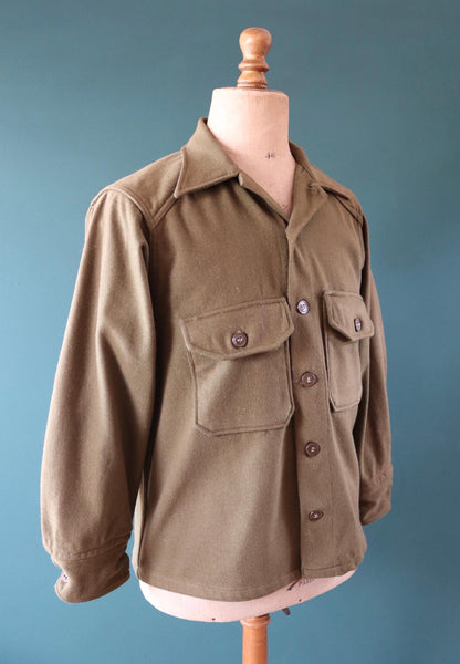 Vintage 1940s 50s US army infantry wool shirt - khaki green wool - 42" chest