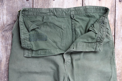 Vintage 1940s 50s workwear trousers - Swedish military utility pants - buckle back cotton twill - 35” x 32”