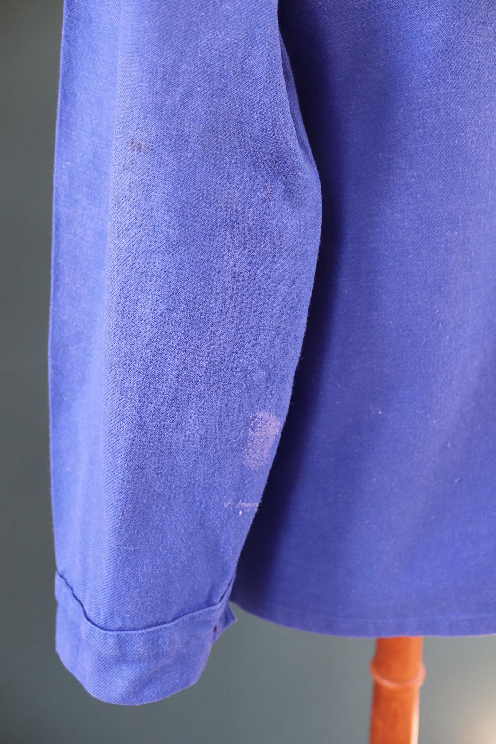 Vintage French blue workwear jacket - 1960s chore coat - cotton twill - 46” chest - bleu de travail - Bill Cunningham