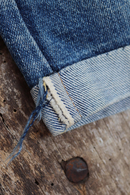 Vintage 1970s Levi’s selvedge denim jean shorts - big E - red tab - made in USA - 33” - Lightning zipper - made in USA