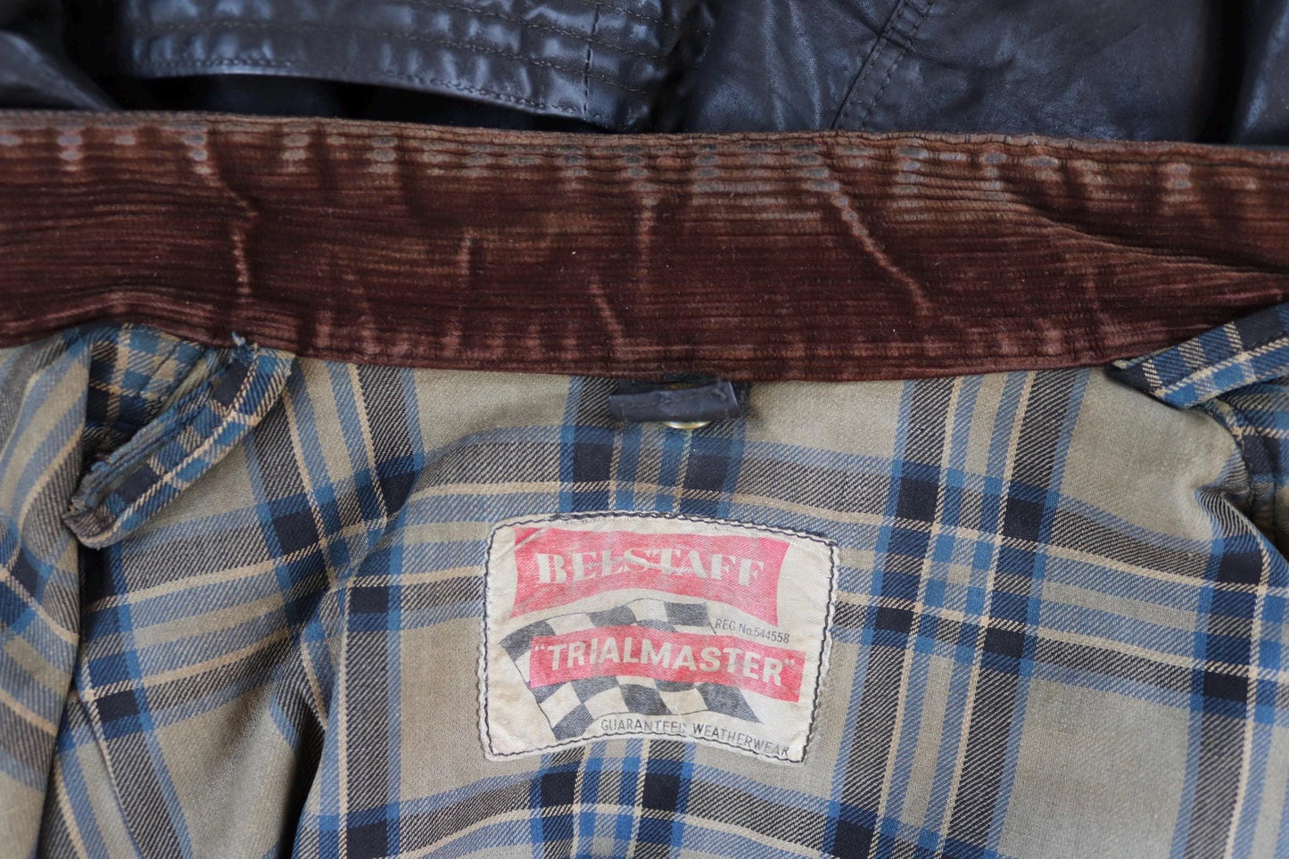 Vintage 1950s Belstaff Trialmaster jacket - waxed cotton motorcycle - 49" chest - Isle of Man enamel pin badges