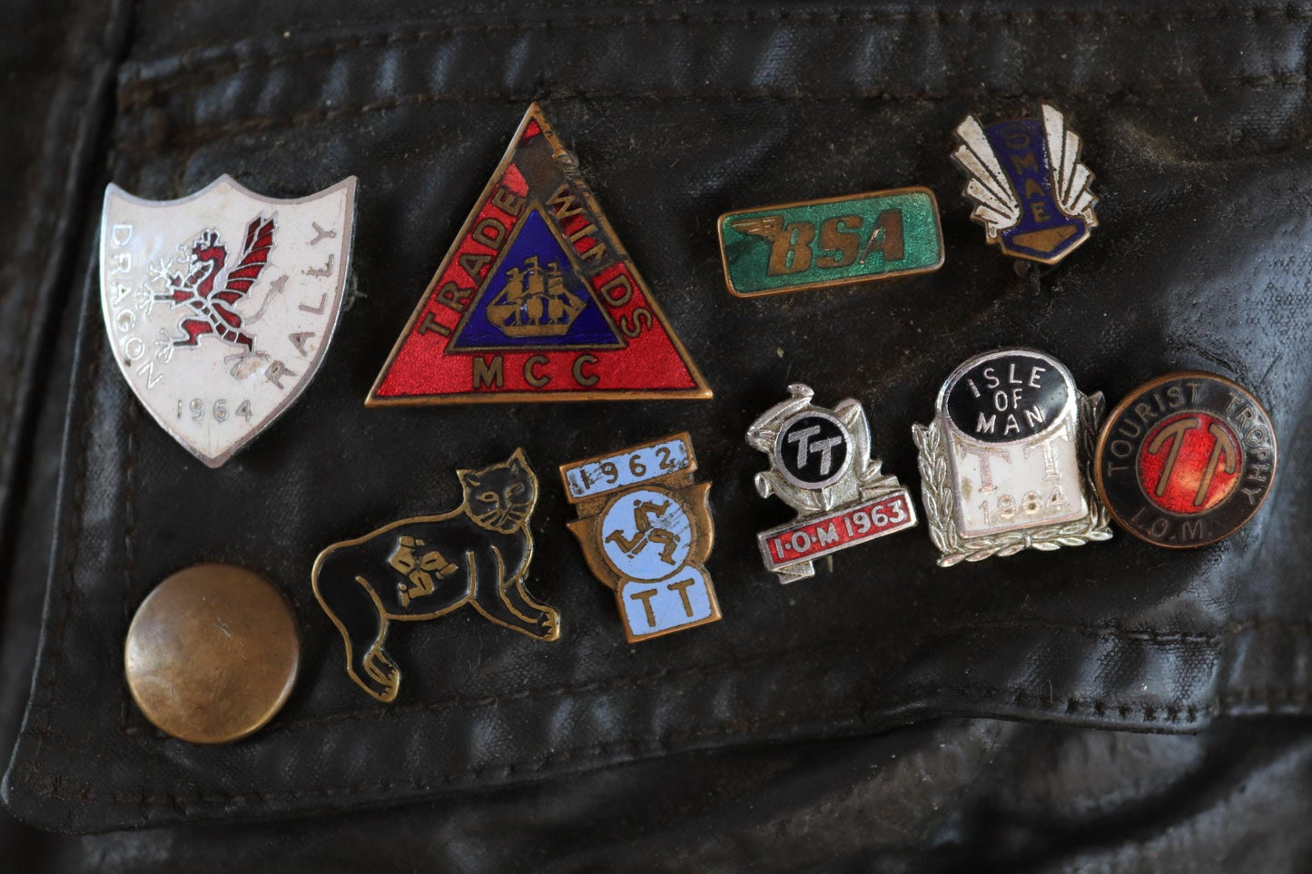 Vintage 1950s Belstaff Trialmaster jacket - waxed cotton motorcycle - 49" chest - Isle of Man enamel pin badges
