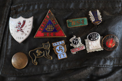 Vintage 1950s Belstaff Trialmaster jacket - waxed cotton motorcycle - 49" chest - Isle of Man enamel pin badges