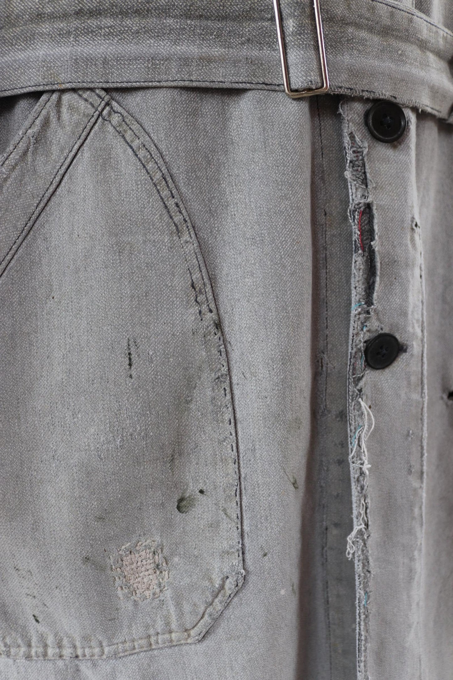Vintage 1950s 60s French workwear jacket - selvedge overalls - salt pepper grey long belted coat - 46” chest - distressed and repaired