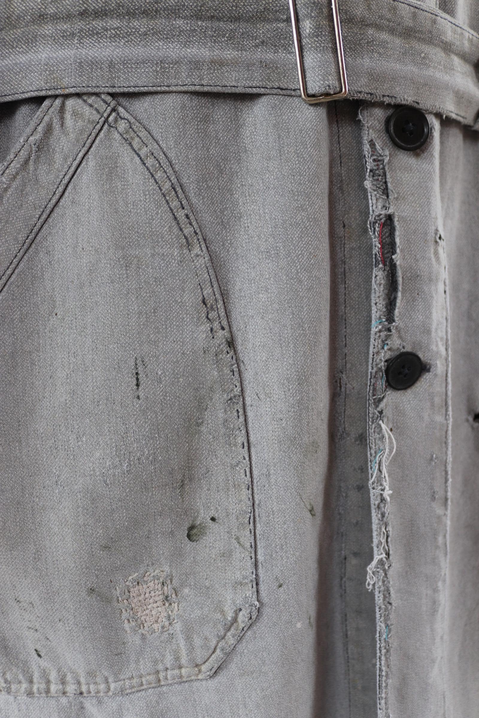 Vintage 1950s 60s French workwear jacket - selvedge overalls - salt pepper grey long belted coat - 46” chest - distressed and repaired