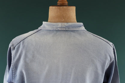 Vintage French blue workwear jacket - 1960s chore coat - 44” chest - bleu de travail - blue cotton twill - sun faded