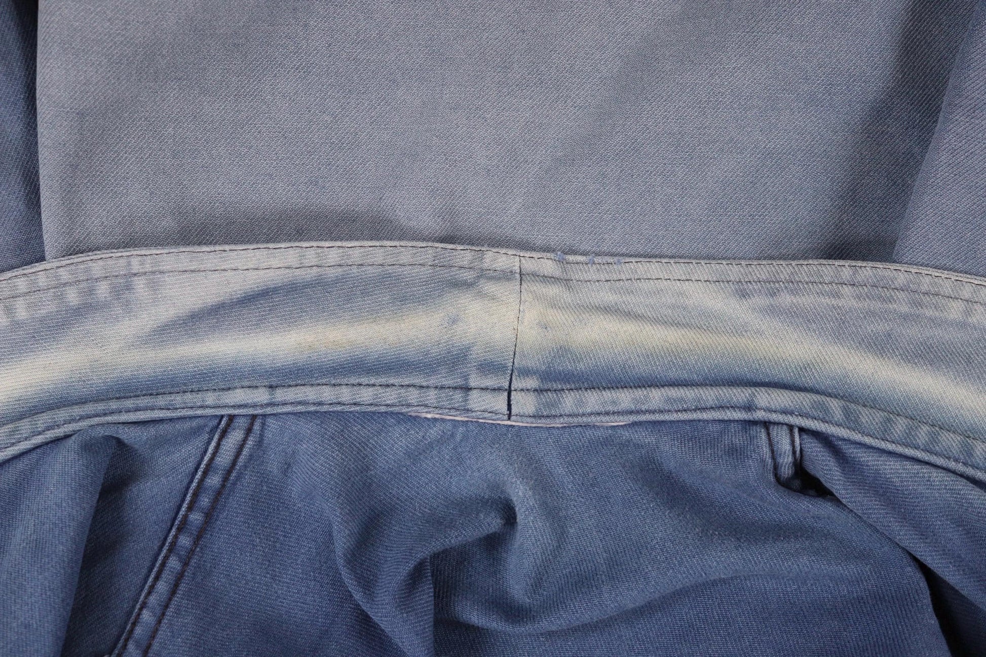 Vintage French blue workwear jacket - 1960s chore coat - 44” chest - bleu de travail - blue cotton twill - sun faded