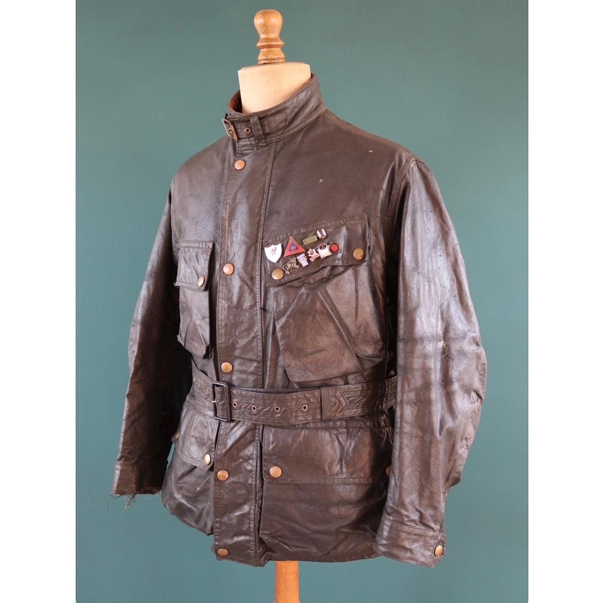 Vintage 1950s Belstaff Trialmaster jacket - waxed cotton motorcycle - 49" chest - Isle of Man enamel pin badges