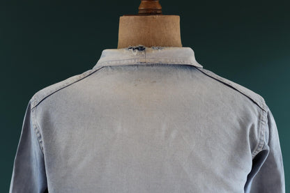 Vintage French blue workwear jacket - 1960s chore coat - 44” chest - sun faded - bleu de travail - blue cotton twill