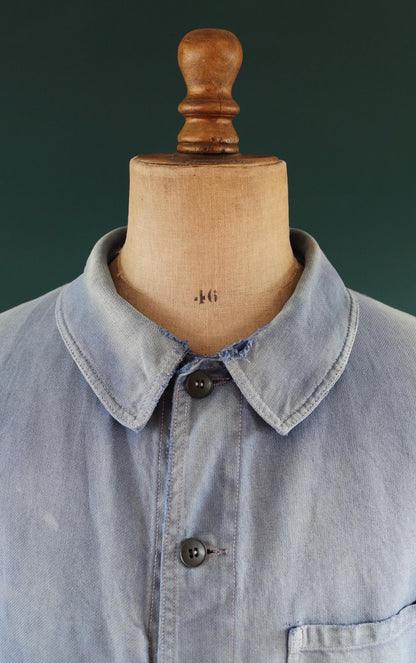 Vintage French blue workwear jacket - 1960s chore coat - 45” chest - bleu de travail - whisker fade - blue cotton twill