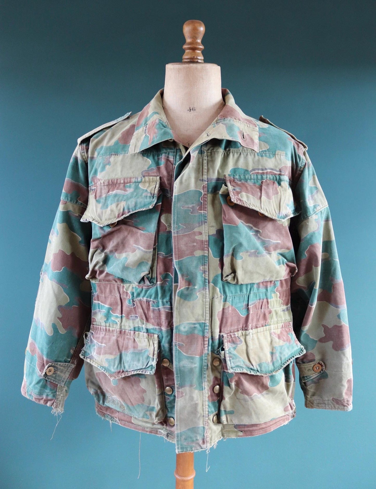Vintage 1950s Belgian paratrooper jump jacket - military anorak - jigsaw camouflage - 47” chest