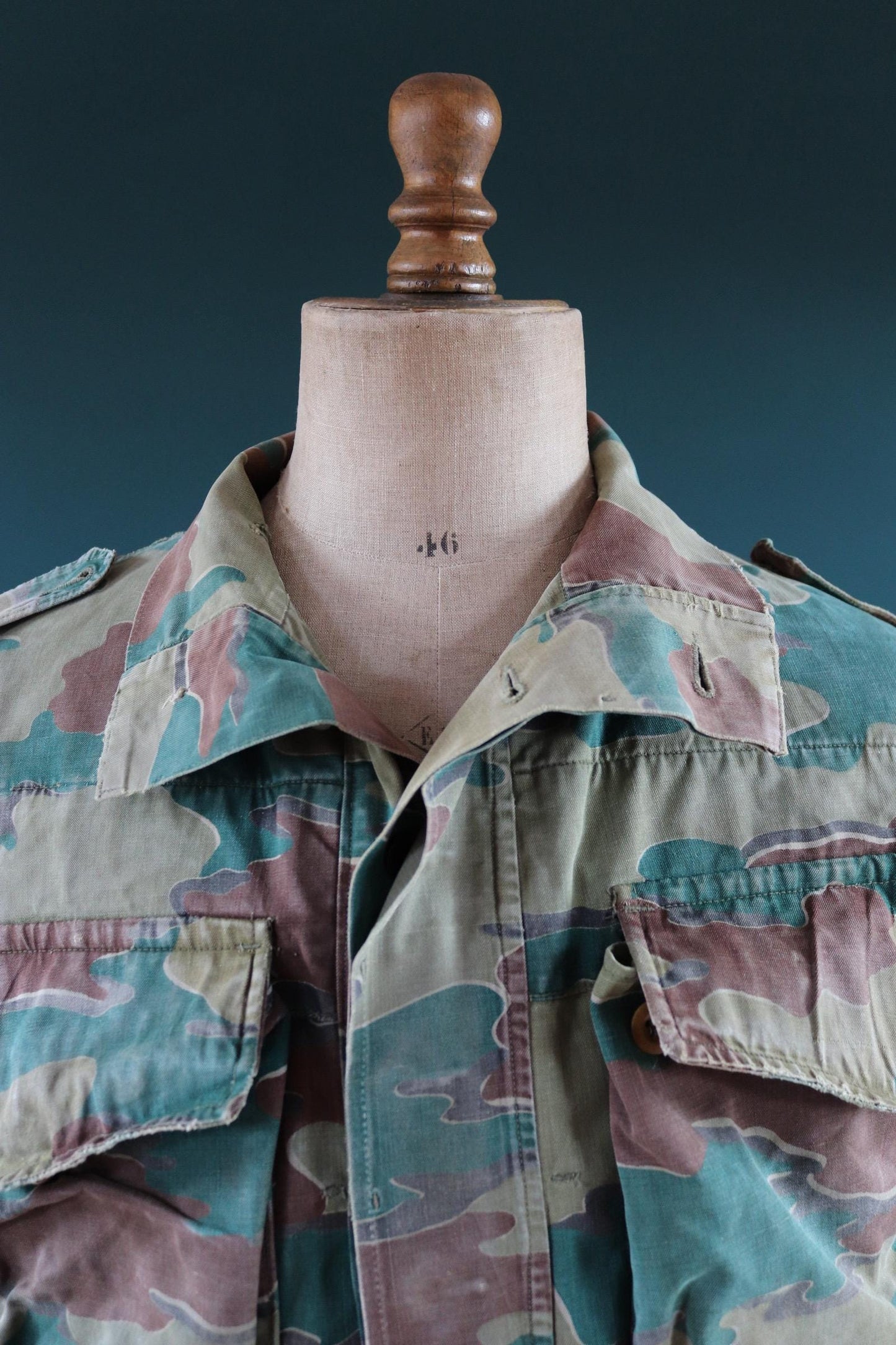 Vintage 1950s Belgian paratrooper jump jacket - military anorak - jigsaw camouflage - 47” chest