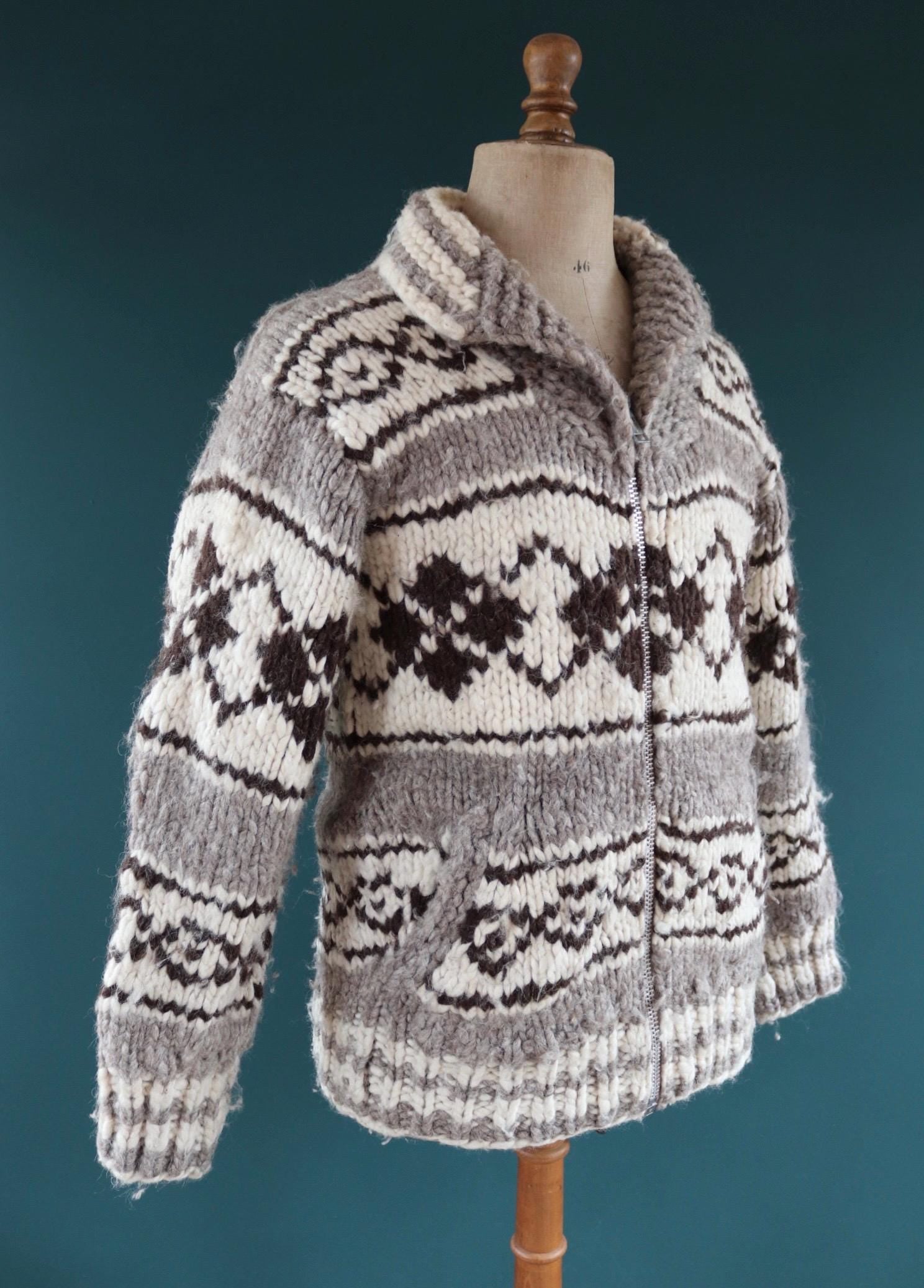 Vintage 1970s 80s Cowichan wool cardigan - hand knitted - chunky winter sweater - 40" chest