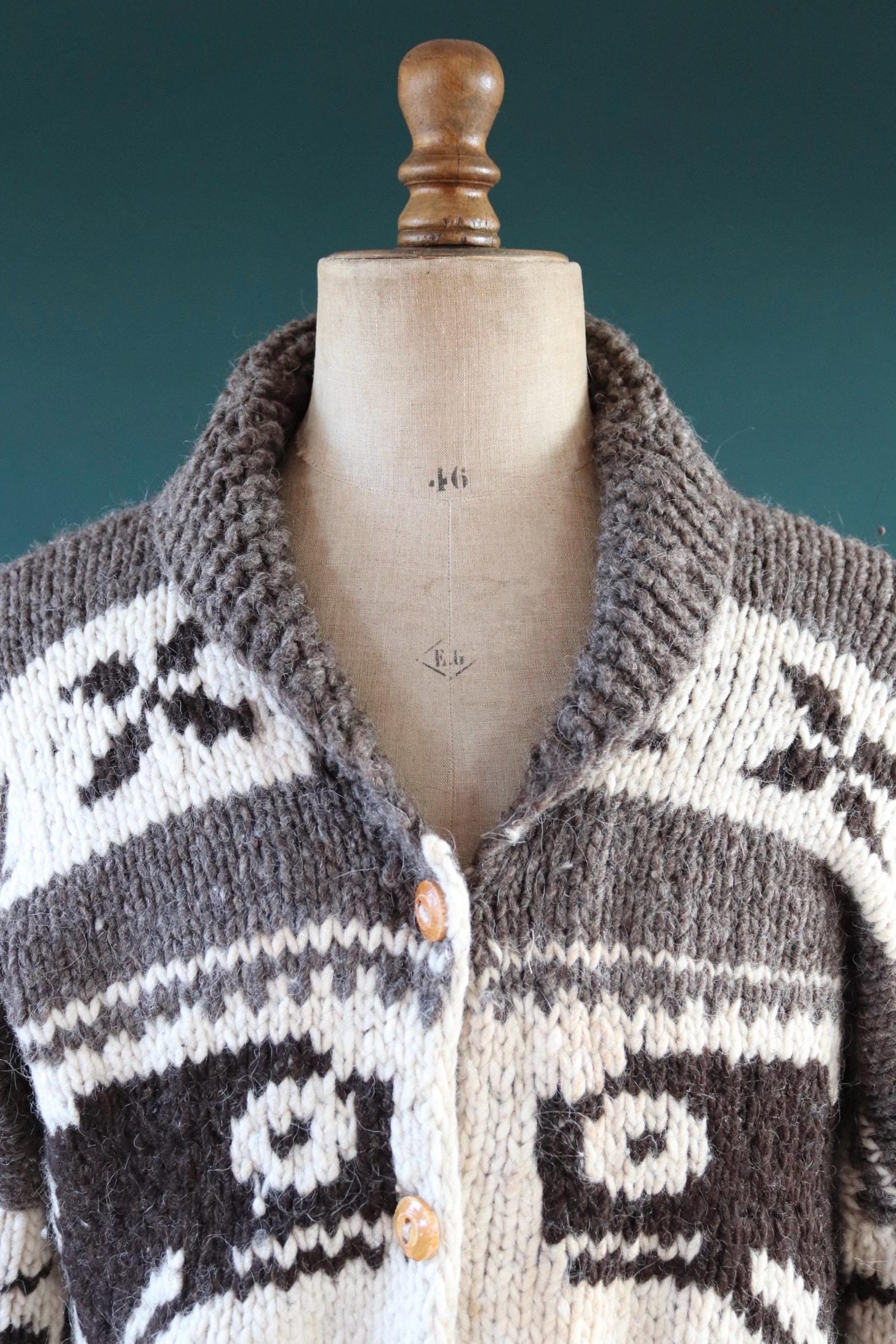 Vintage 1980s Cowichan wool cardigan - hand knitted - chunky winter sweater - 48" chest