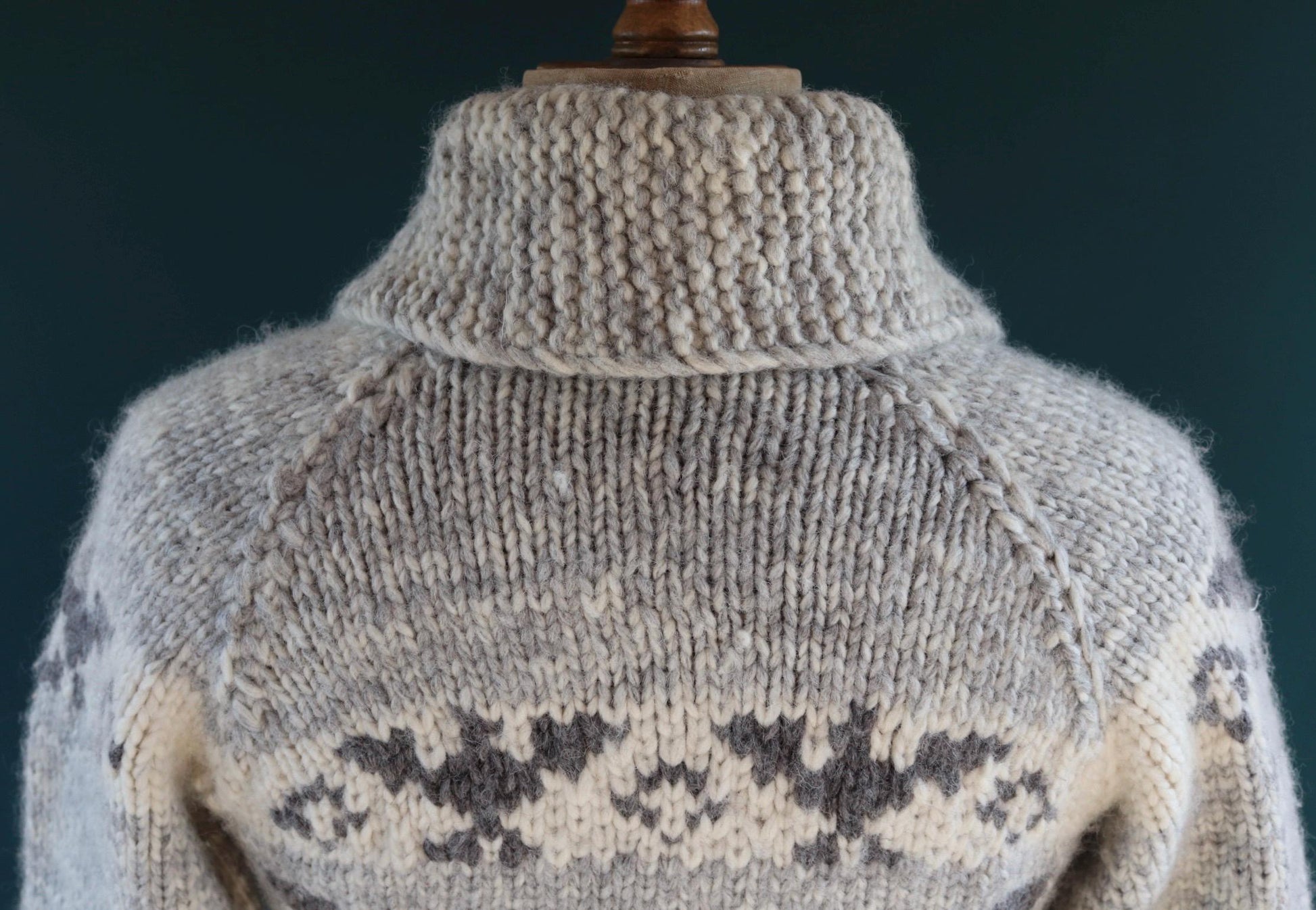Vintage 1980s Tuak cowichan sweater - chunky wool cardigan - hand knitted jumper - Thunderbird design - 36” chest