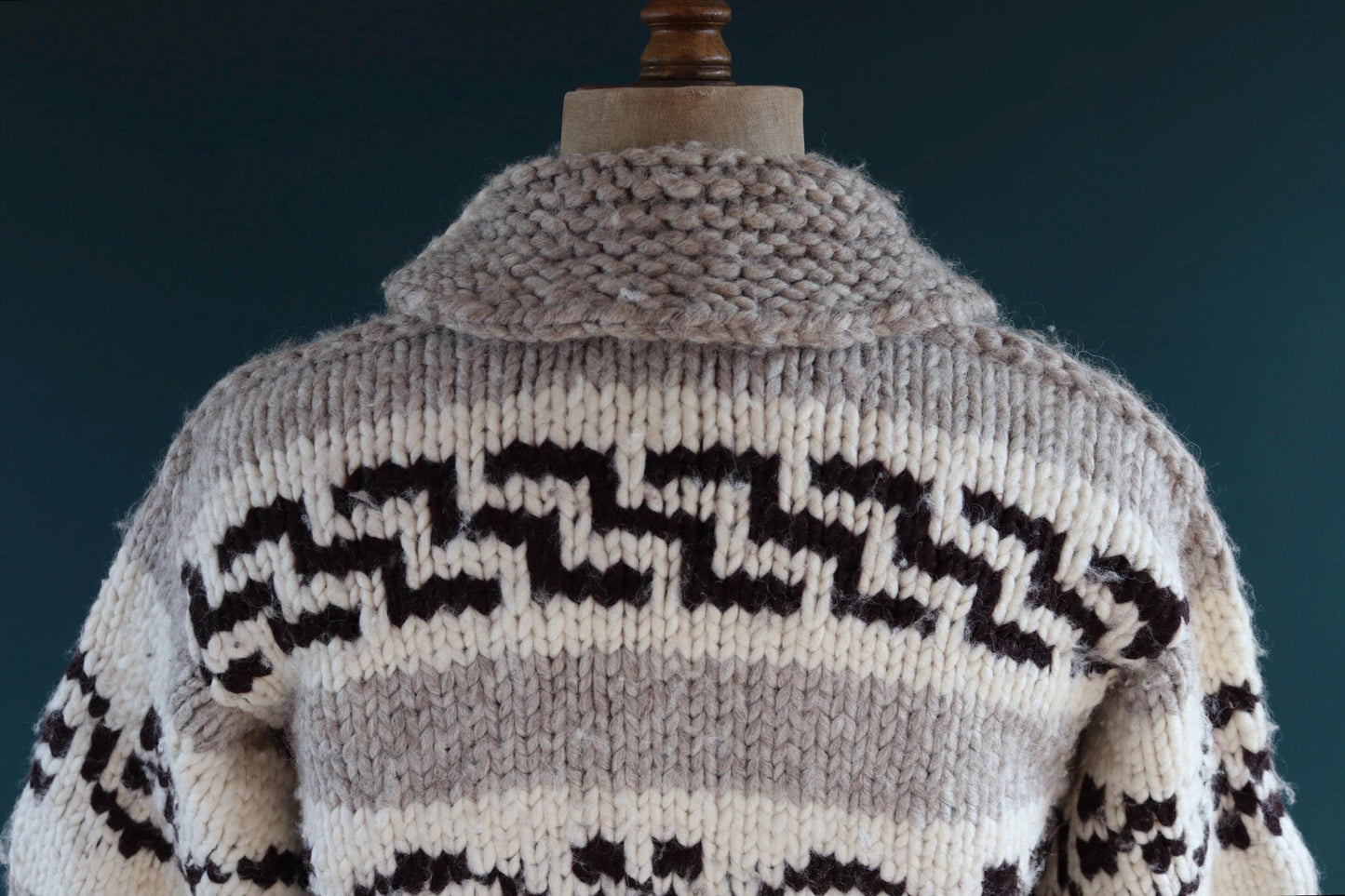 Vintage 1970s cowichan sweater - chunky wool jumper - hand knitted - shawl collar - 46” chest