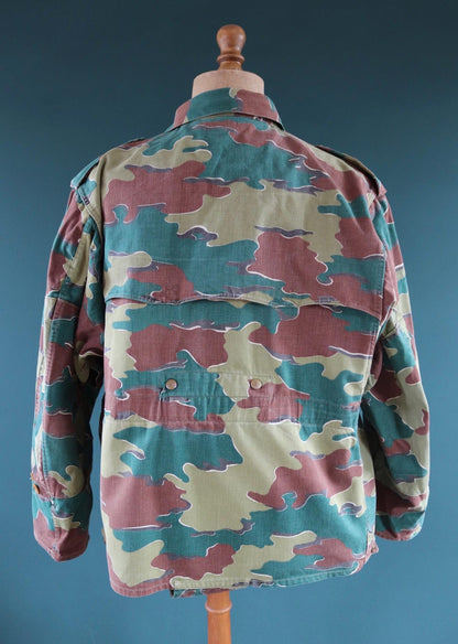Vintage 1950s Belgian paratrooper jump smock - military anorak - army jacket - jigsaw camouflage - 48” chest