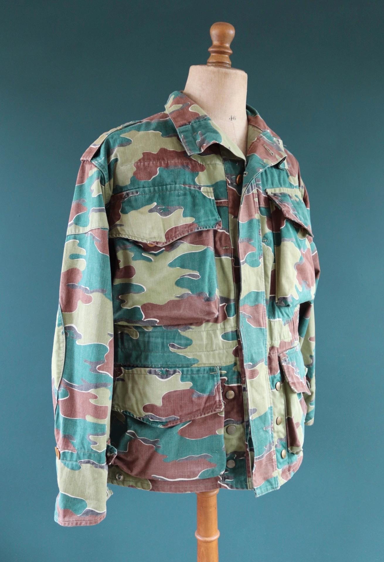 Vintage 1950s Belgian paratrooper jump smock - military anorak - army jacket - jigsaw camouflage - 48” chest