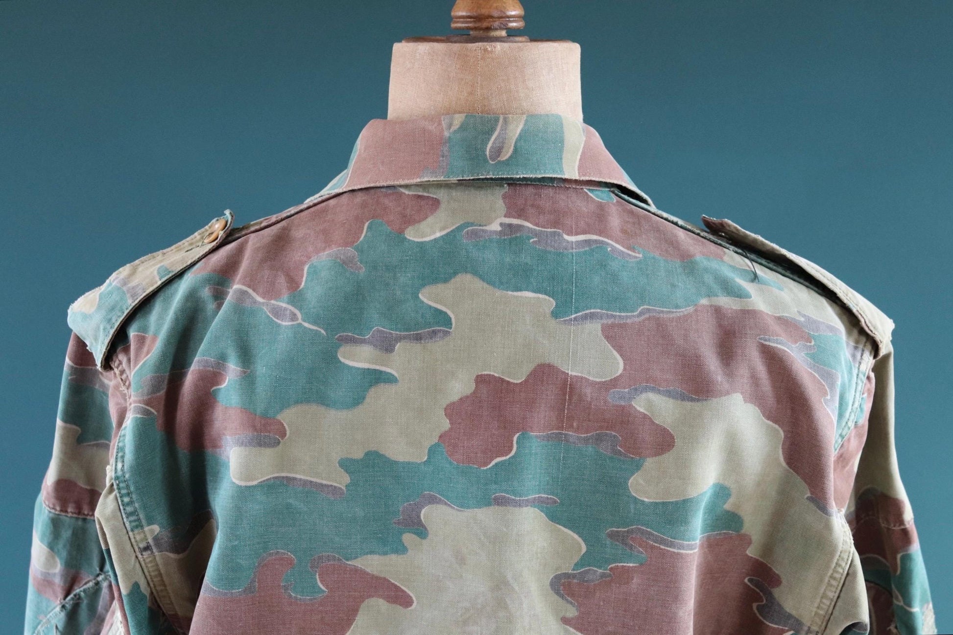 Vintage 1950s Belgian paratrooper jump jacket - military anorak - jigsaw camouflage - 47” chest