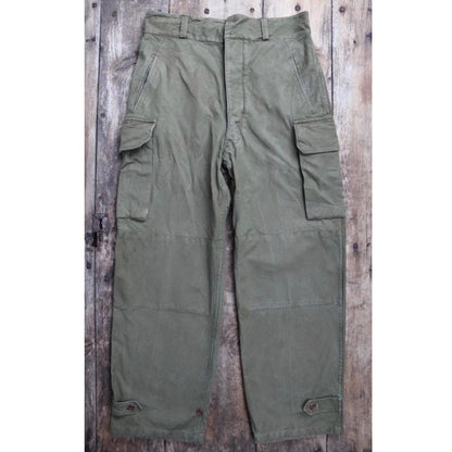 Vintage French military workwear trousers - 1950s 40s cargo pants - M47 - khaki green cotton army overalls - 35” x 30”