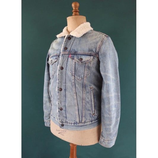 Vintage Levis sherpa lined denim jacket - mid blue - red tab small e - 40" chest - trucker workwear
