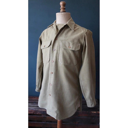 Vintage 1940s wool shirt - WW2 US Army gas flap - field utility - 40” chest - darned and repaired