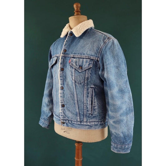 Vintage 1980s Levis denim jacket - shearling sherpa lined - mid blue trucker - red tab small e - 44" chest - workwear