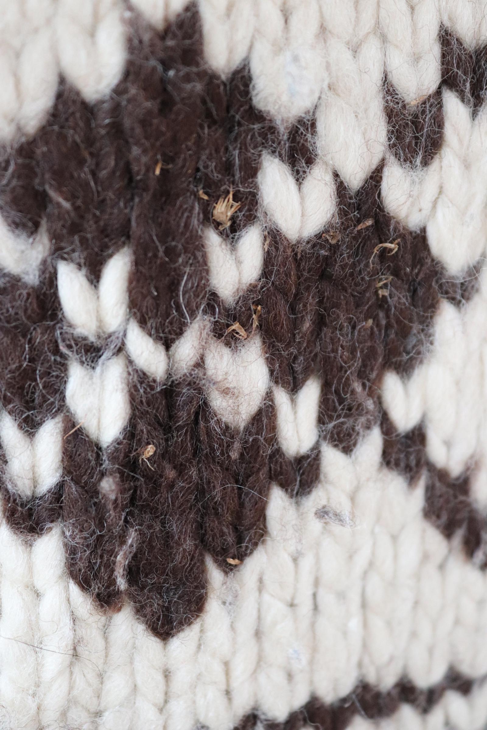 Vintage 1970s 80s Cowichan wool cardigan - hand knitted - chunky winter sweater - 40" chest