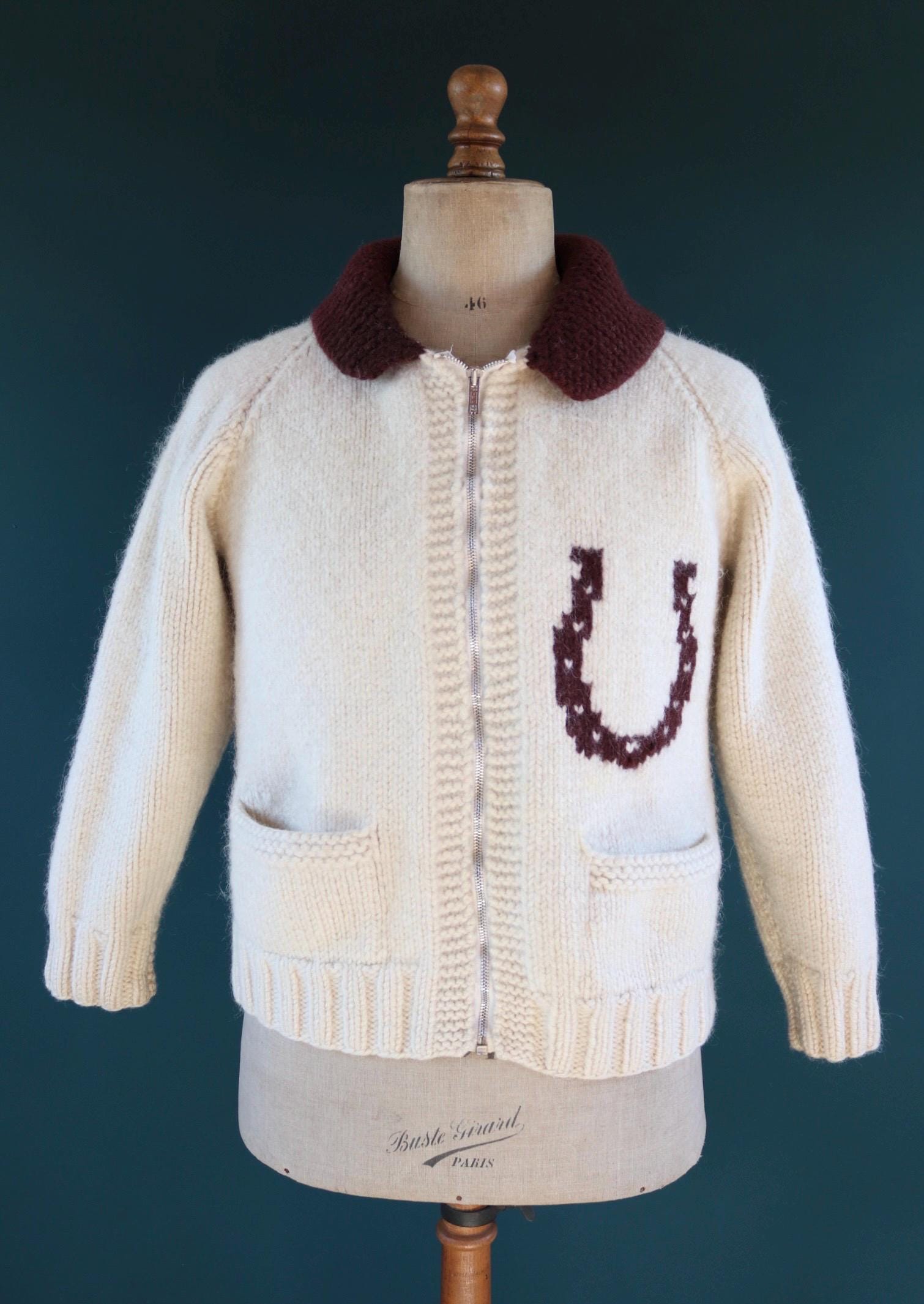 Vintage 1970s novelty hand knitted cardigan - horse design - Mary Maxim - cowichan sweater - 42” chest