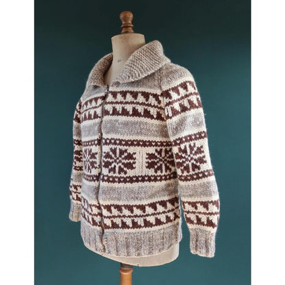 Vintage 1970s cowichan sweater - chunky wool cardigan - hand knitted jumper - snowflake design - 40” chest