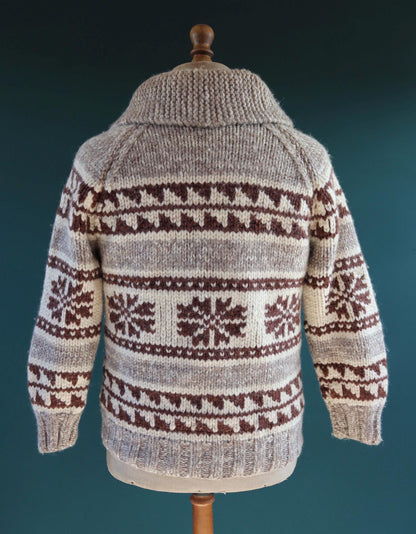 Vintage 1970s cowichan sweater - chunky wool cardigan - hand knitted jumper - snowflake design - 40” chest