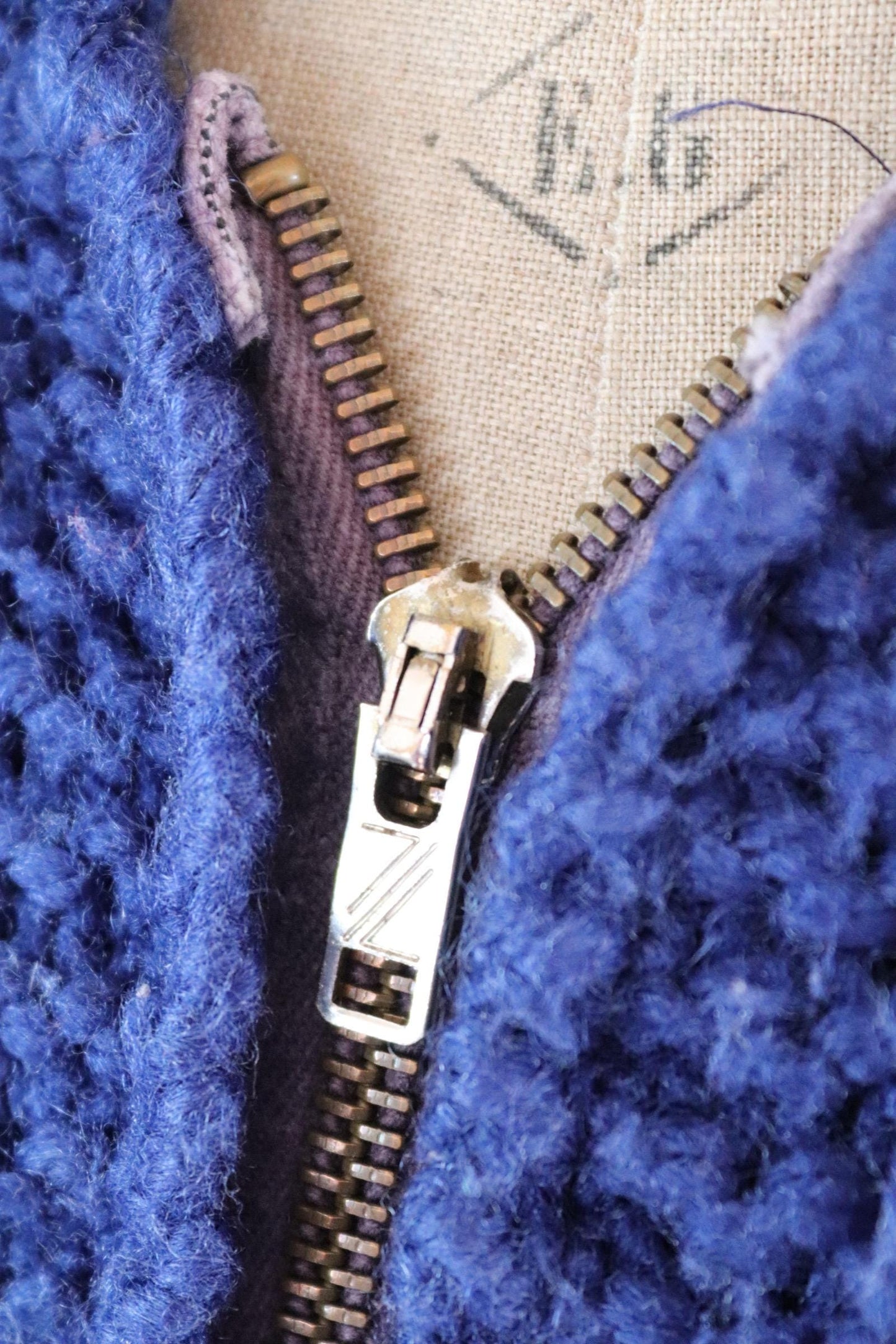 Vintage 1970s novelty acrylic cowichan sweater - sailing boat design - shawl collar - 44” chest