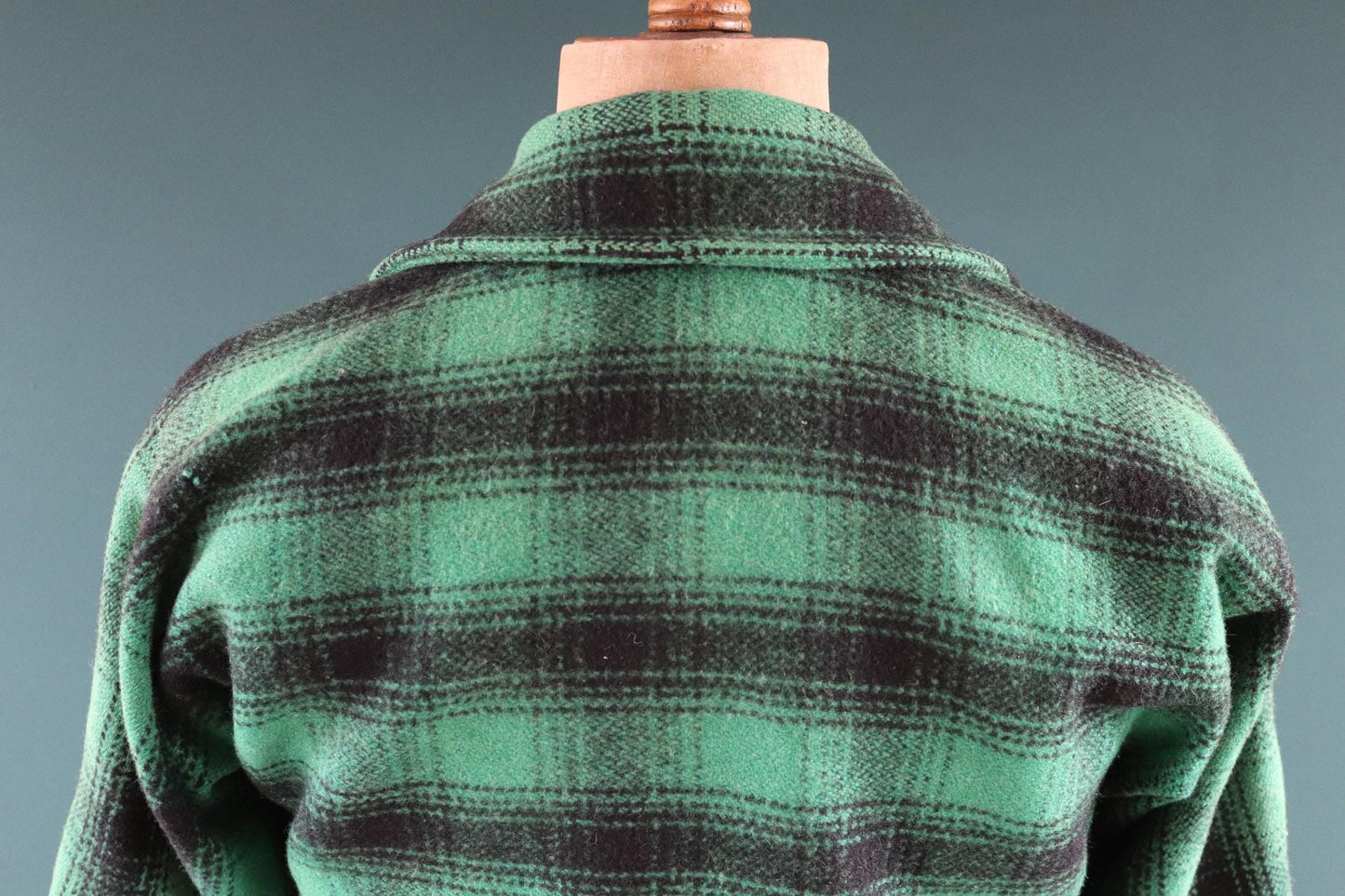 Vintage 1970s workwear jacket - green plaid cruiser - wool hunting mackinaw - winter chore coat - 40” chest