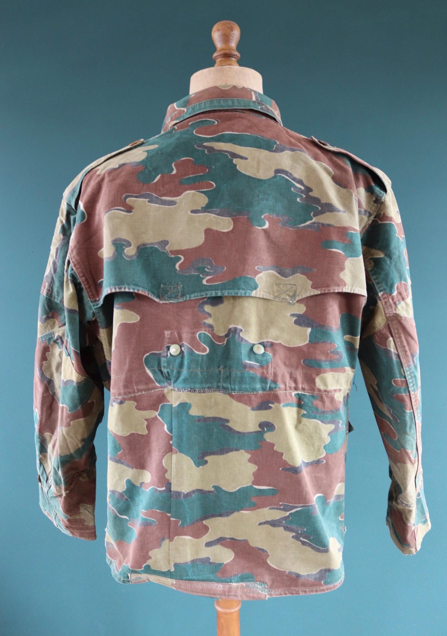 Vintage 1950s Belgian paratrooper jump smock - military anorak - army jacket - jigsaw camouflage - 47” chest
