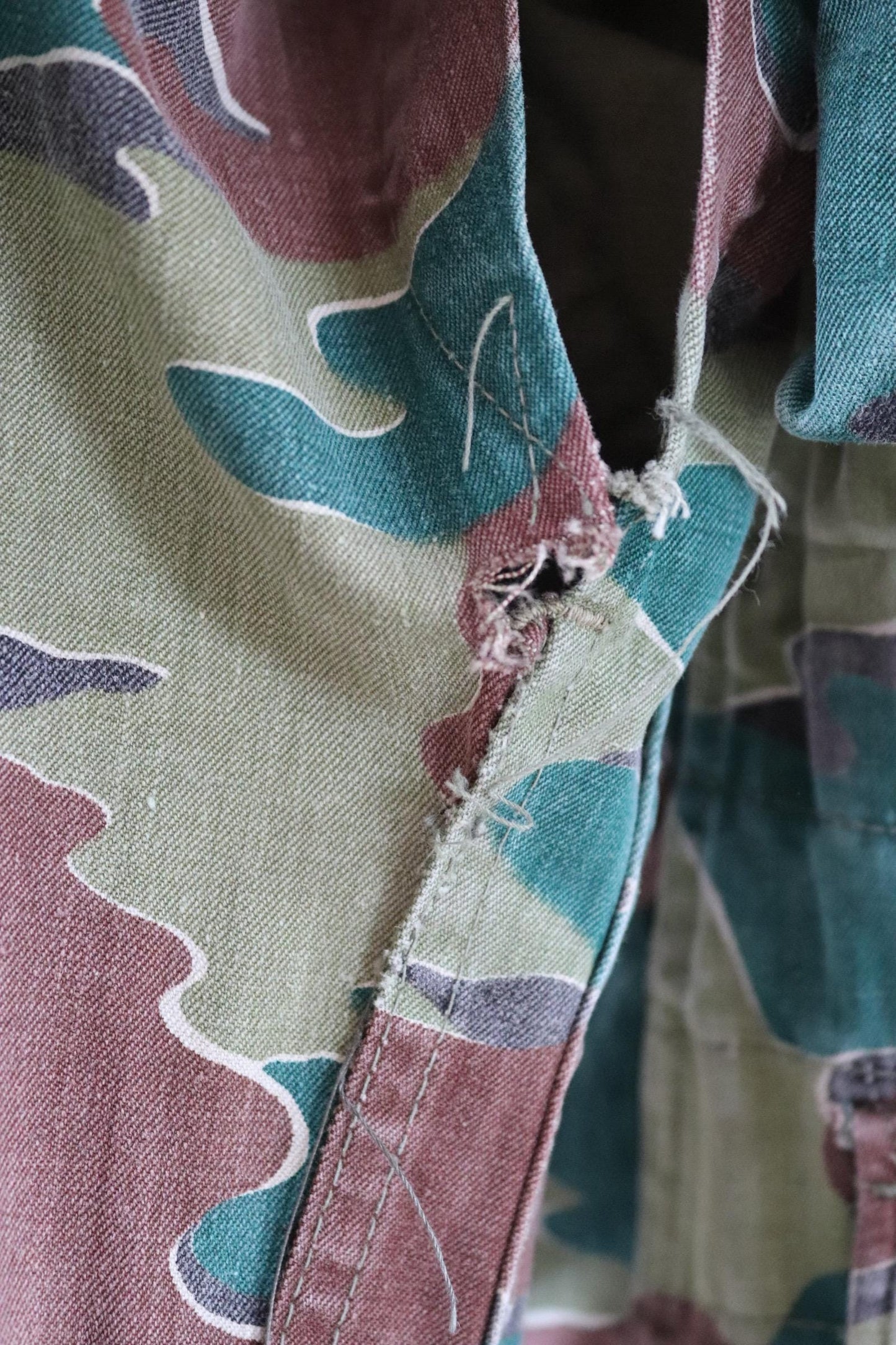 Vintage 1950s Belgian paratrooper jump smock - military anorak - army jacket - jigsaw camouflage - 48” chest