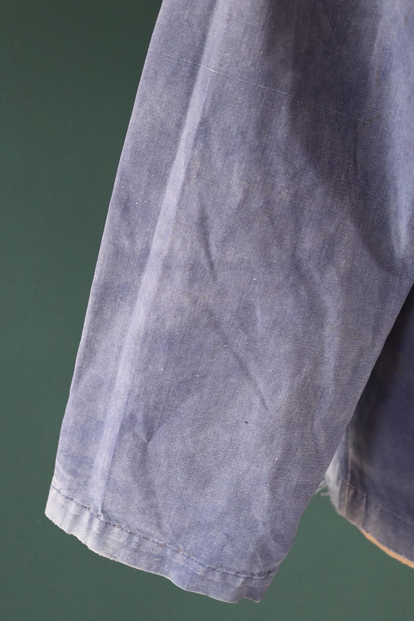 Vintage French workwear smock - 1930s chore shirt - sun faded indigo blue cotton - 46” chest