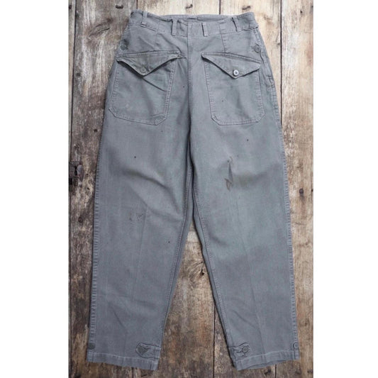 Vintage 1940s 50s Swedish military field trousers - women’s workwear - cotton twill utility cargo pants - 26” 28” x 28”