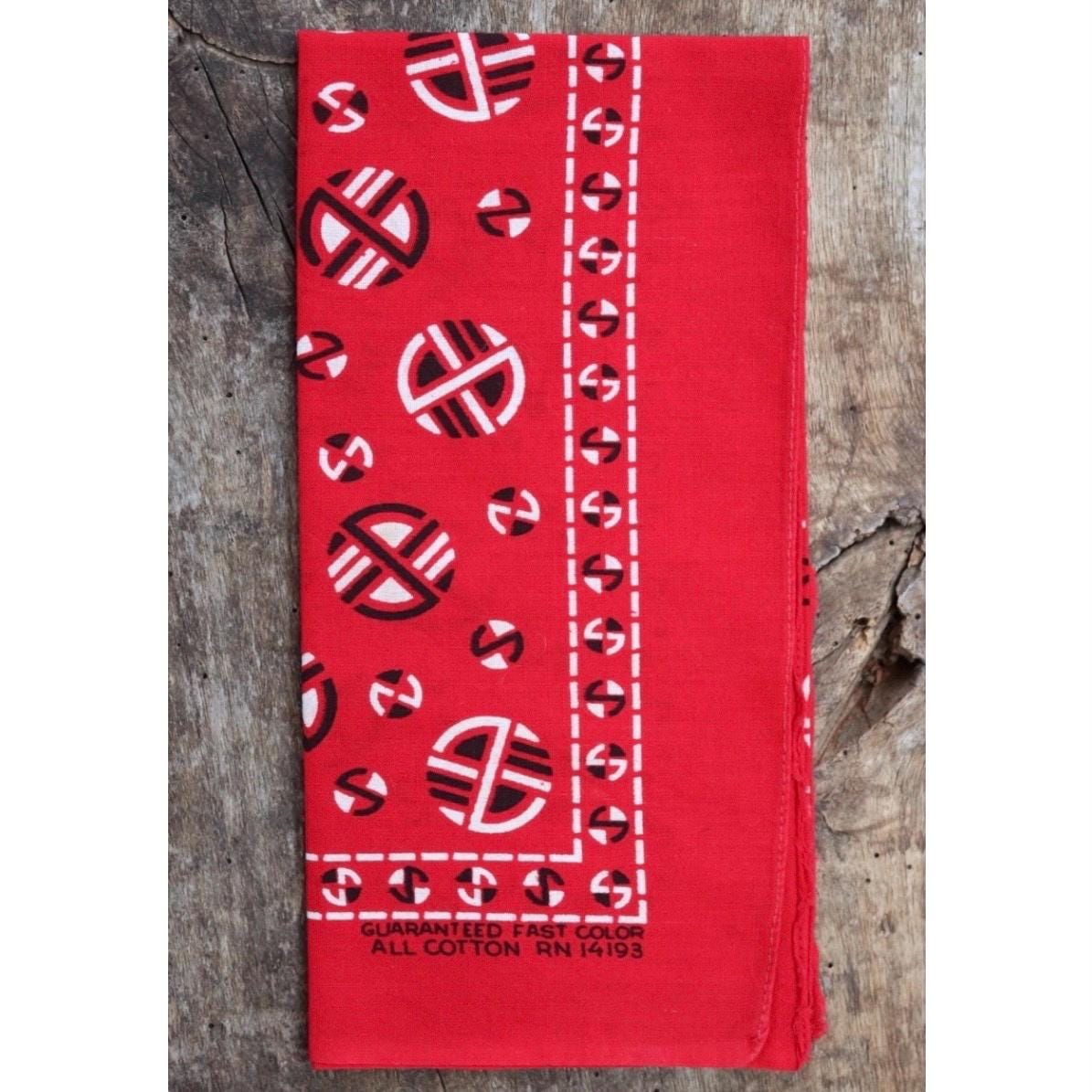 Vintage 1960s red bandana - printed cotton pocket square - workwear neckerchief - RN 14193