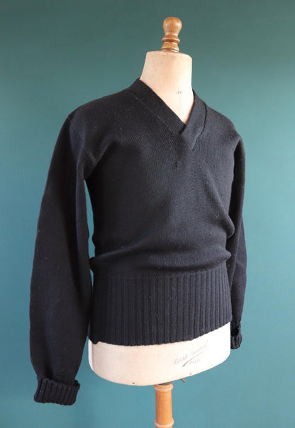 Vintage 1950s black wool varsity sweater - knitted jumper - Ivy League style - long rib - 40” chest
