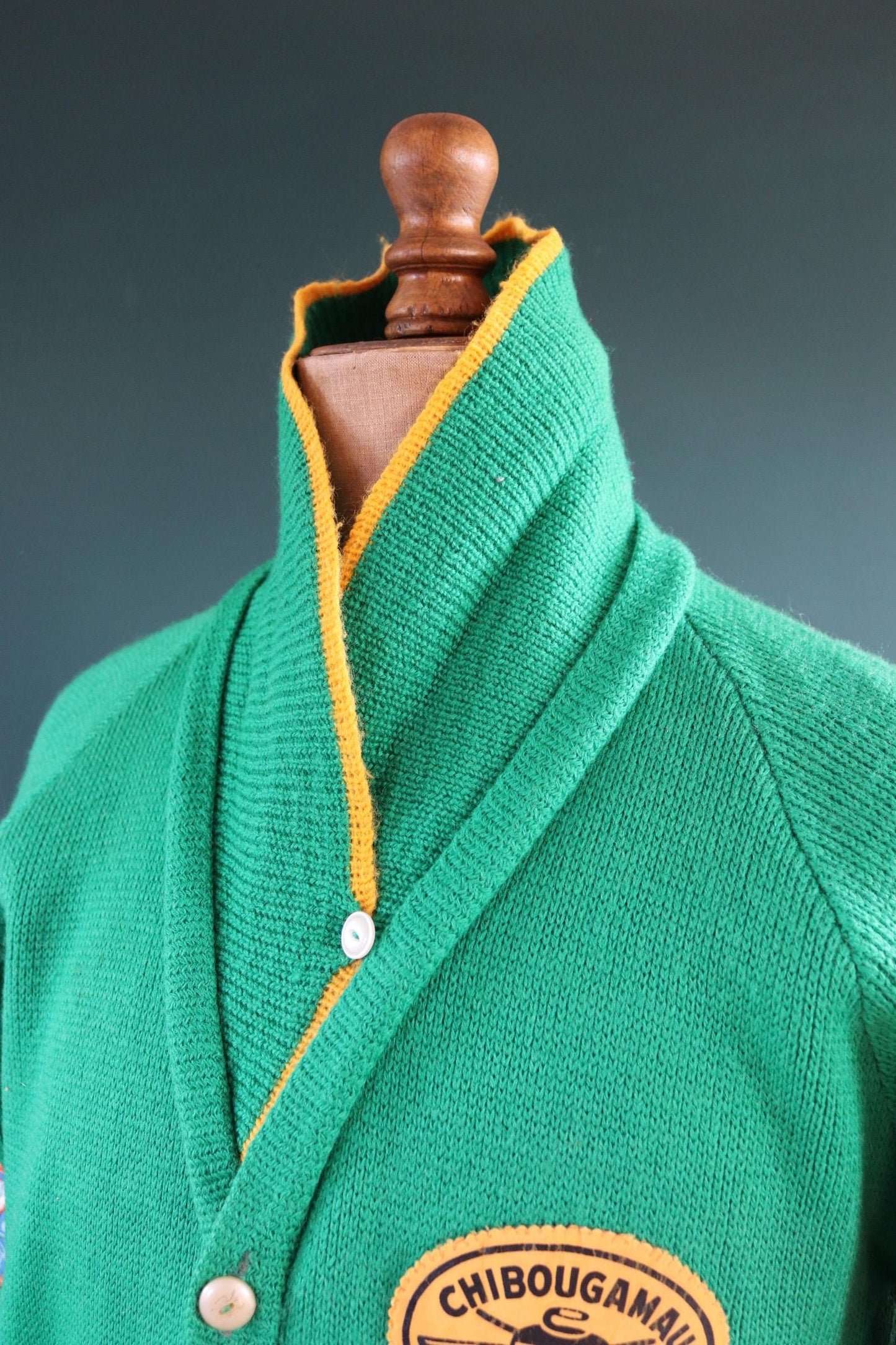 Vintage curling sweater - 1970s knitted cardigan - shawl collar - 45” chest