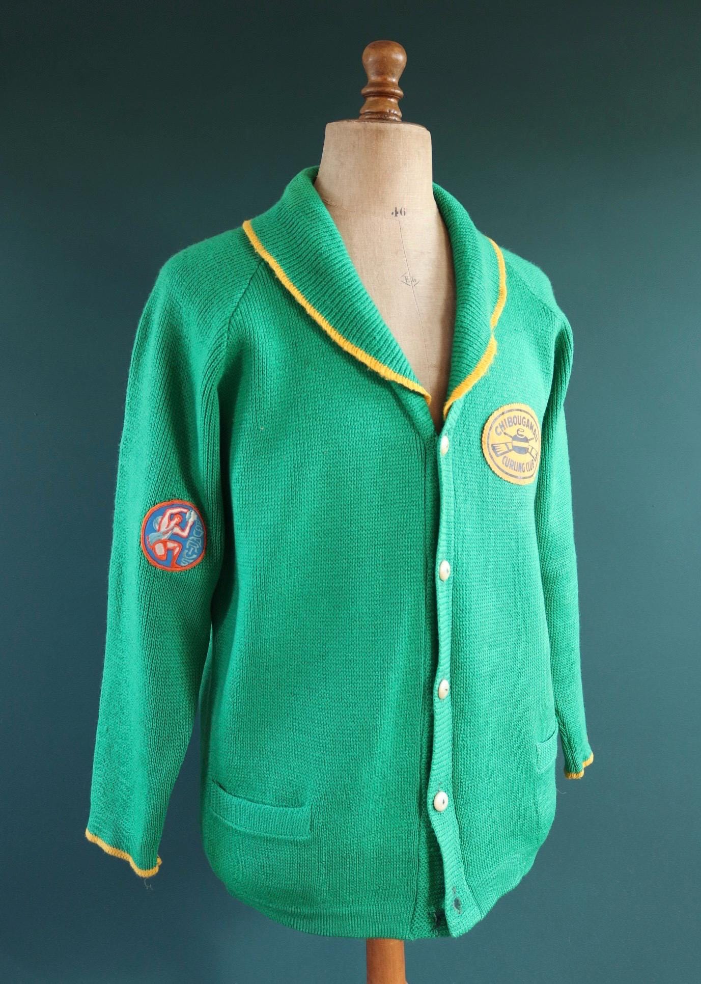 Vintage curling sweater - 1970s knitted cardigan - shawl collar - 45” chest