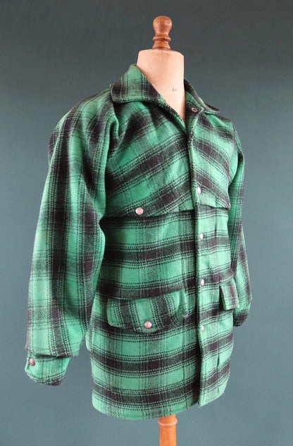 Vintage 1970s workwear jacket - green plaid cruiser - wool hunting mackinaw - winter chore coat - 40” chest