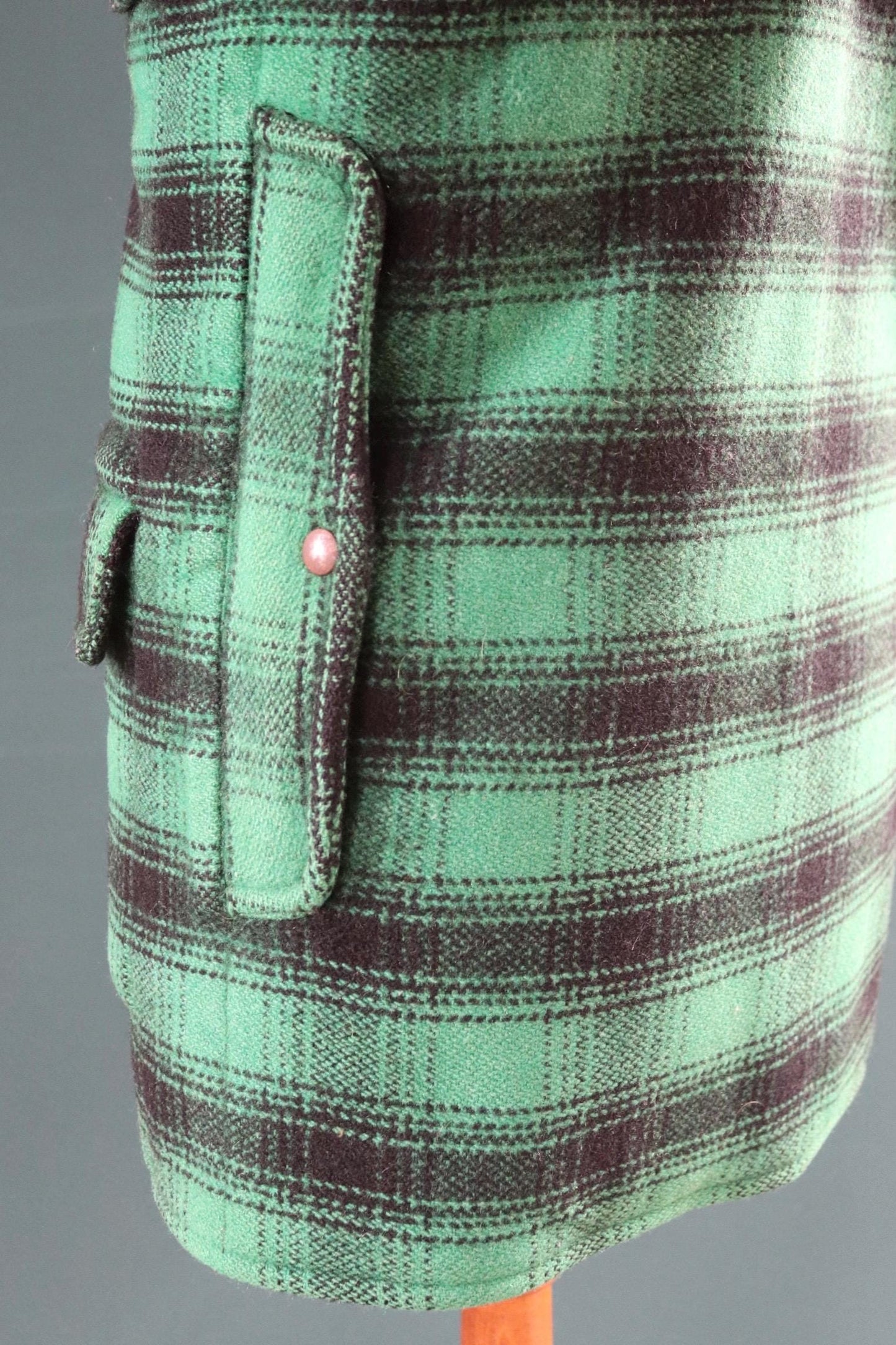 Vintage 1970s workwear jacket - green plaid cruiser - wool hunting mackinaw - winter chore coat - 40” chest