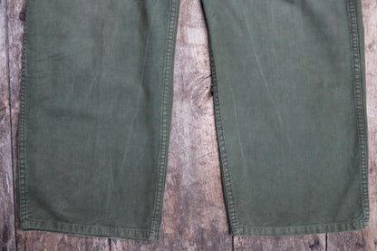 Vintage Swedish military workwear trousers - buckle back - utility pants - 36" x 31"