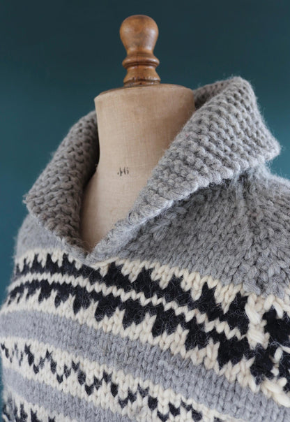 Vintage 1970s hand knitted Cowichan sweater - snowflake design - wool jumper - shawl collar - 40” chest